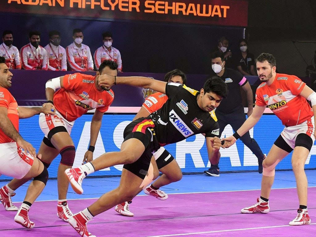 Bengaluru Bulls beat Gujarat Giants 49-29 to progress into PKL 8 semi-finals