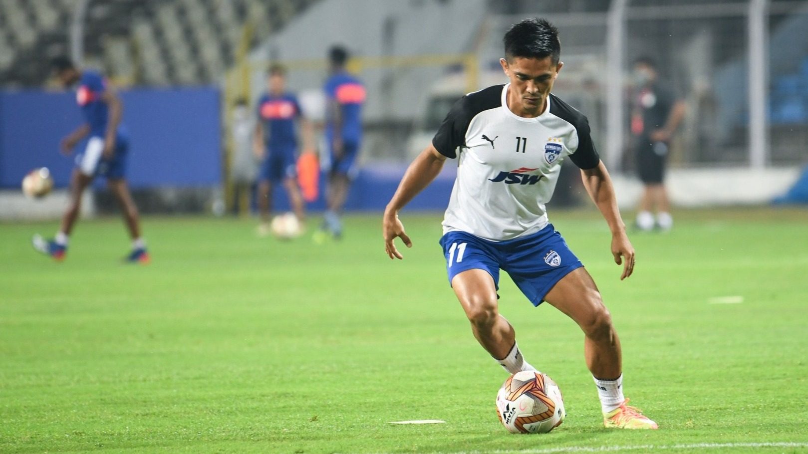 ISL - Manvir Singh Signs A 3 Year Deal With Northeast United FC