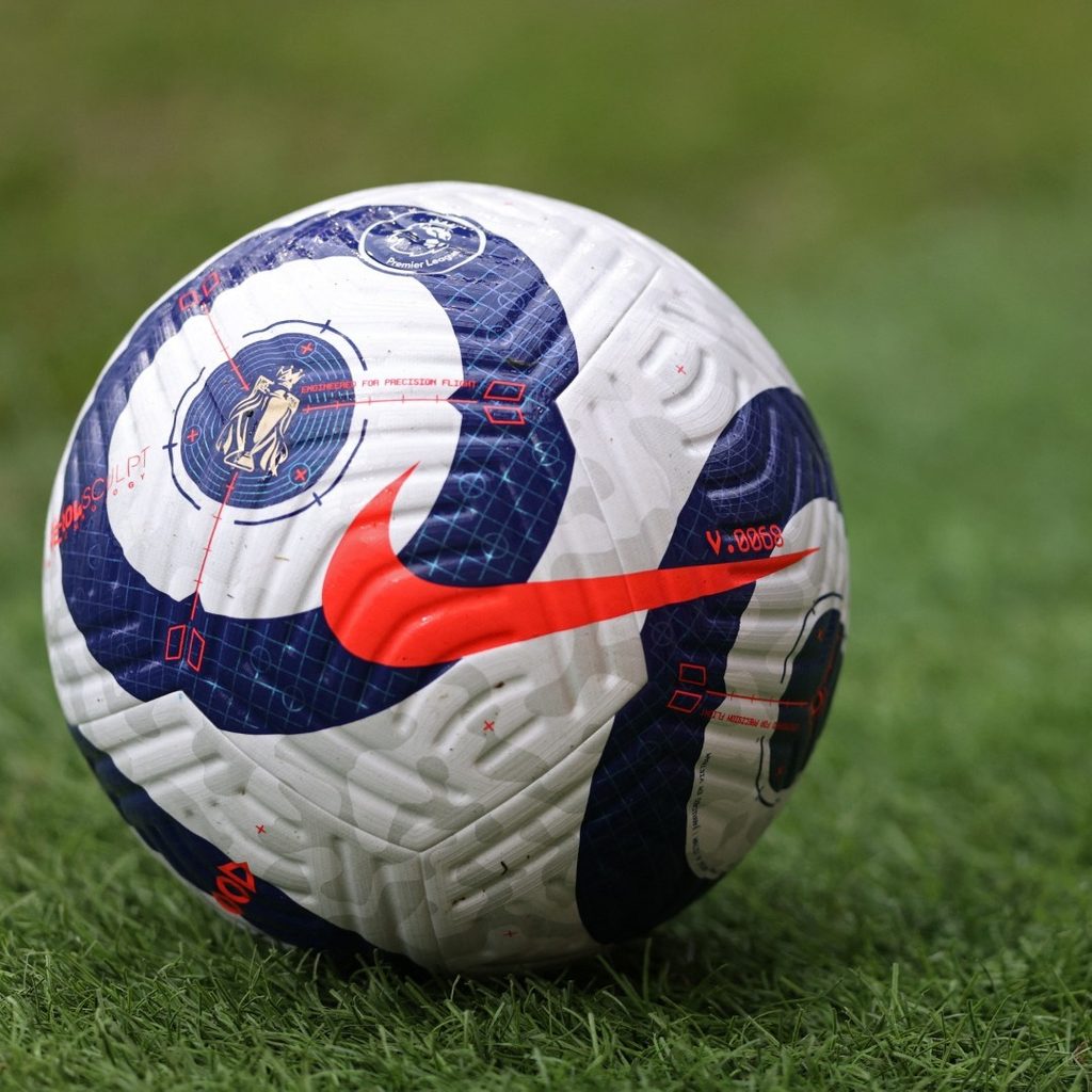 B/R Football sur X : The Premier League ball for 2021/22 💫   / X